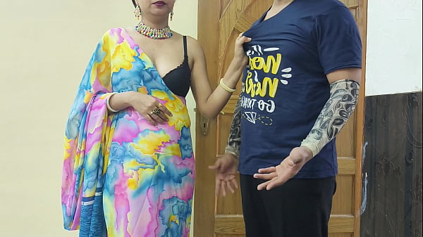 Ibu Tiri India Montok Seksi Bantu Anak Tiri Berhenti Merokok Dan Kasih Kenikmatan Seks Di Kamar